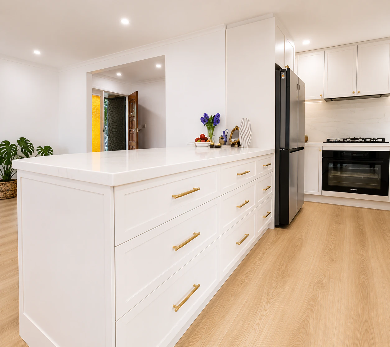 Full height stone splashback behind the gas cooktop in the Bulleen kitchen