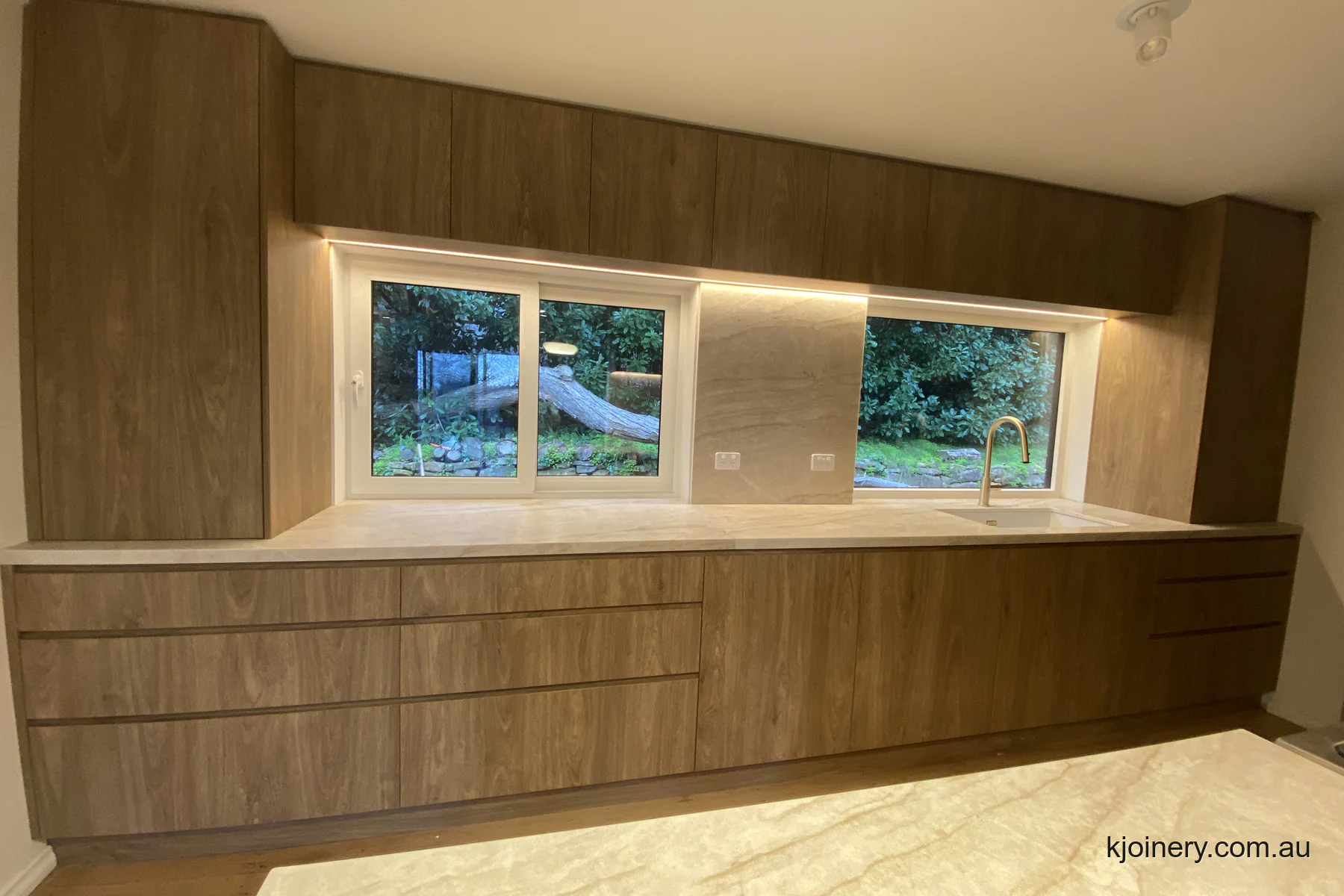 prime oak kitchen essendon galley